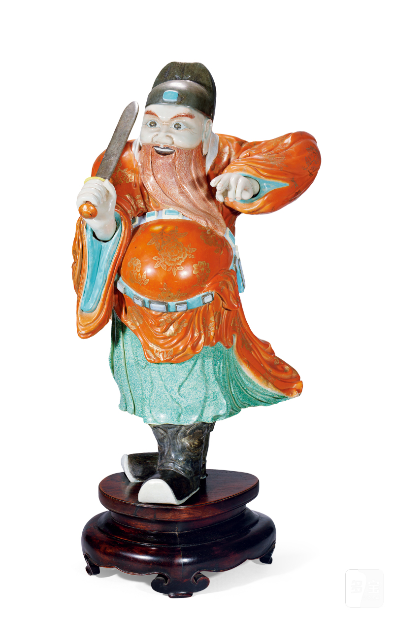 清乾隆 粉彩矾红描金雕瓷钟馗像 - 图2